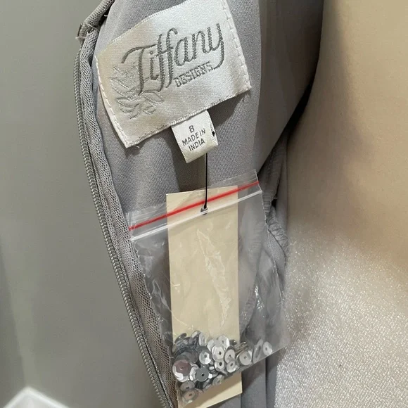 🌟Host Pick🌟Women’s Silver Tiffany Designs Sequined Gown